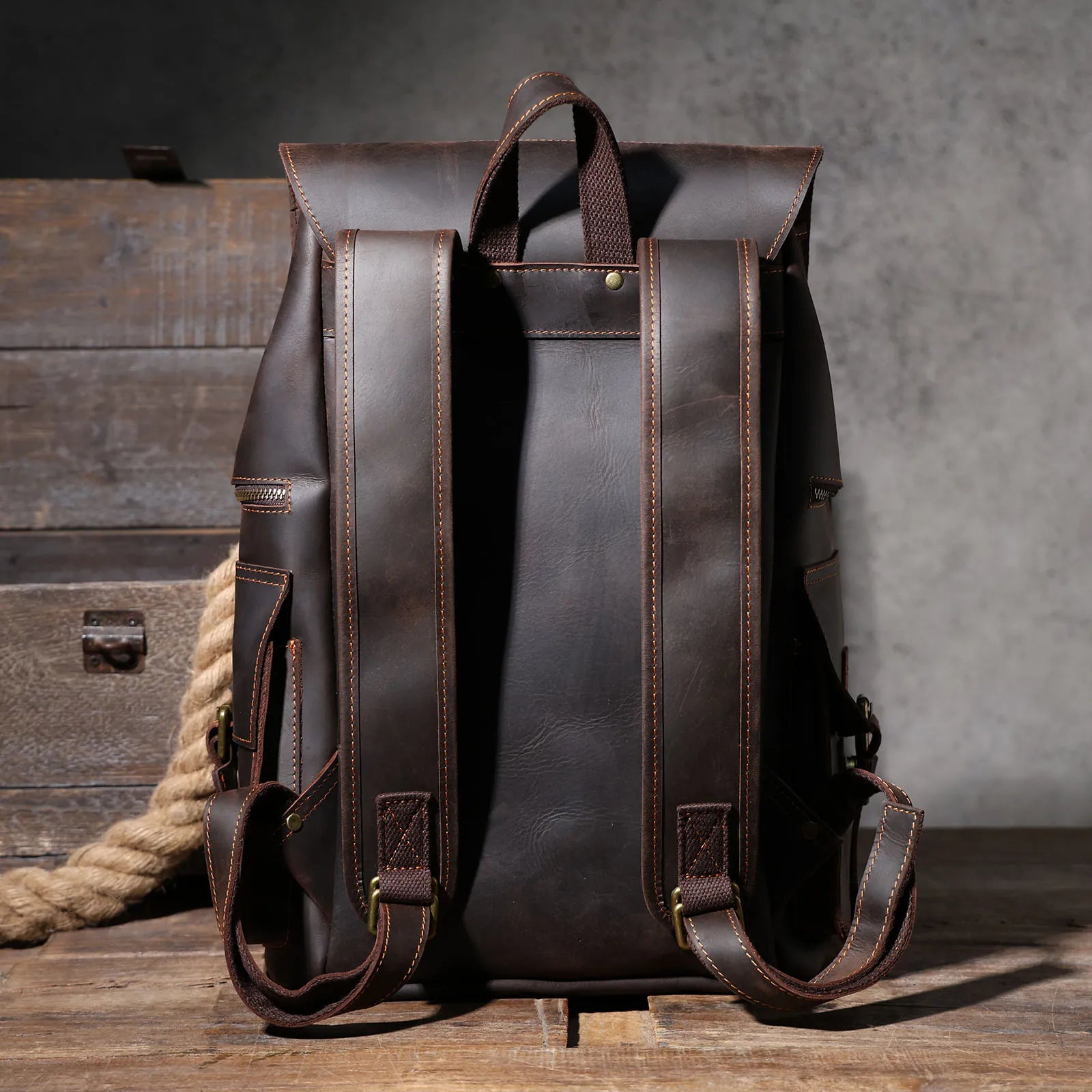 Mochila Masculina Vintage de Couro Genuíno para Laptop – Modelo Herança
