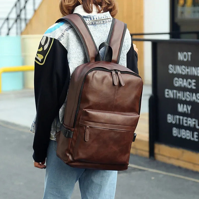 Mochila de Couro Impermeável para Notebook – Modelo Casual!