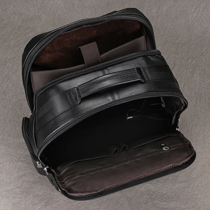 Mochila Masculina de Couro Genuíno All Black – Linha Prime