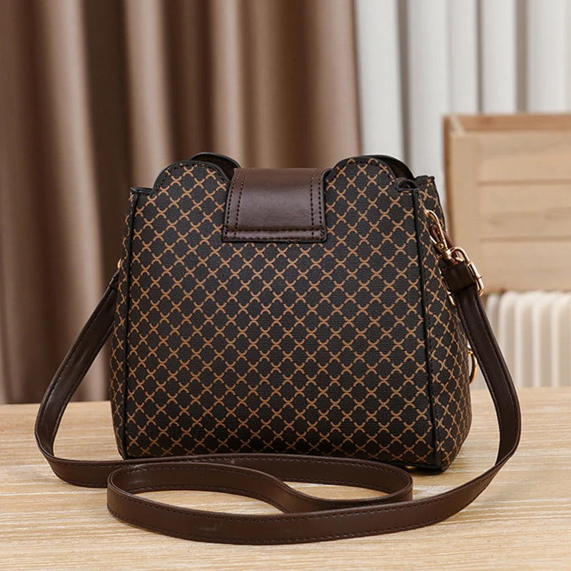Bolsa Transversal Feminina de Couro Legítimo – Modelo Xadrez