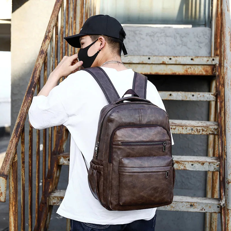 Mochila Masculina de Couro Legítimo Impermeável com Carregamento USB