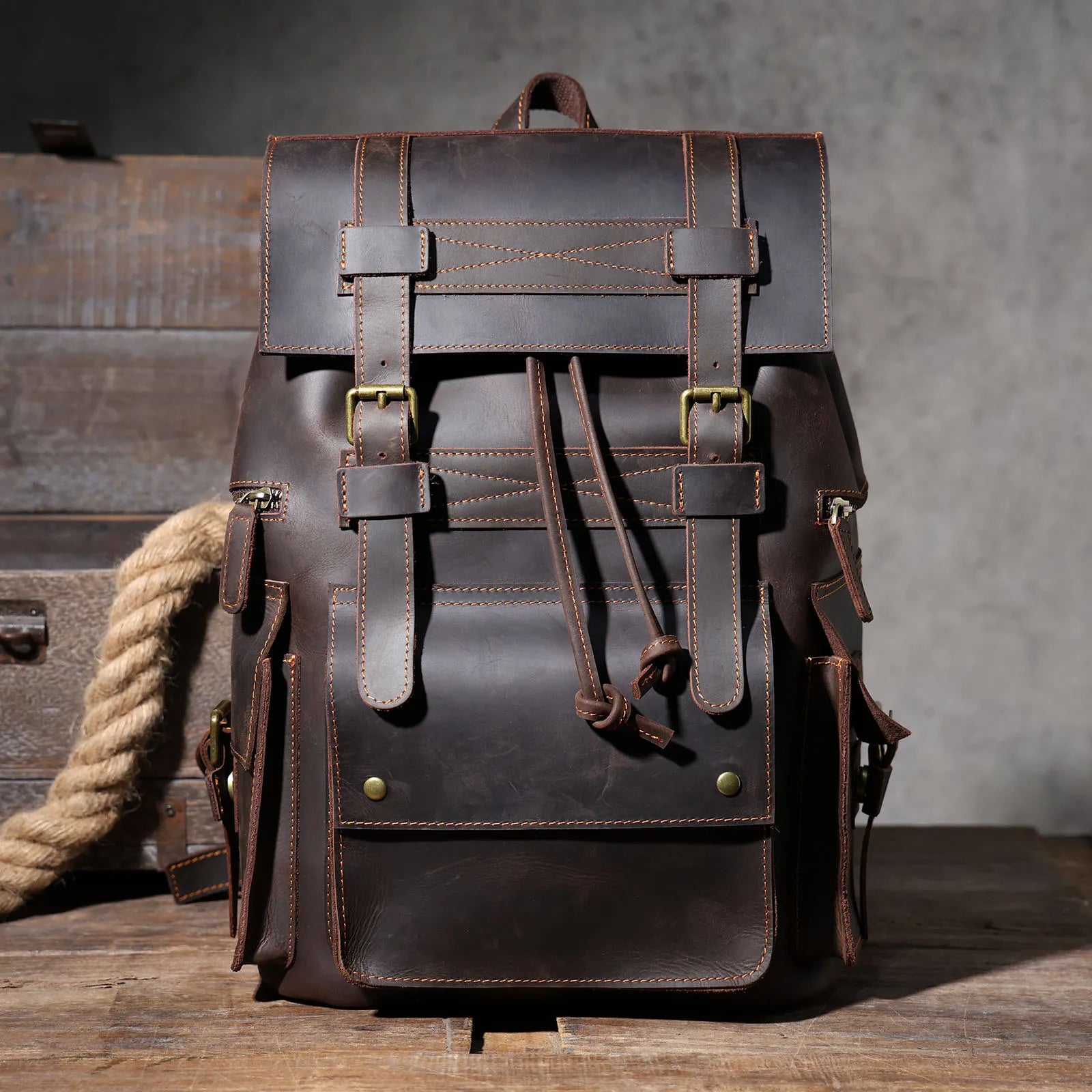 Mochila Masculina Vintage de Couro Genuíno para Laptop – Modelo Herança