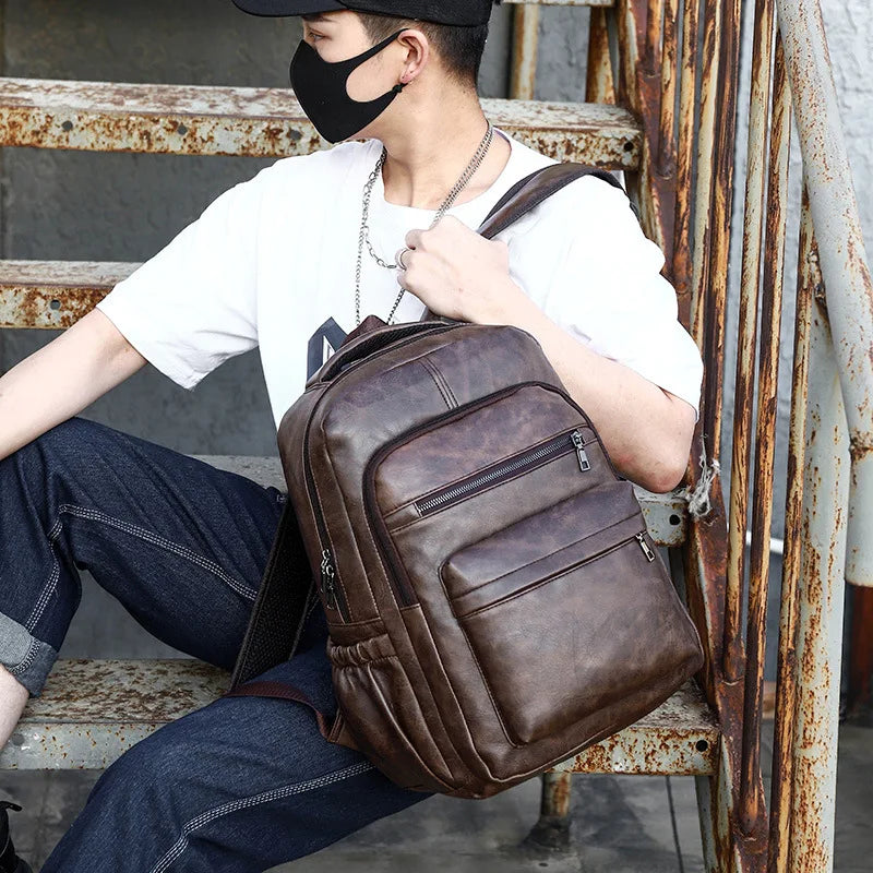 Mochila Masculina de Couro Legítimo Impermeável com Carregamento USB