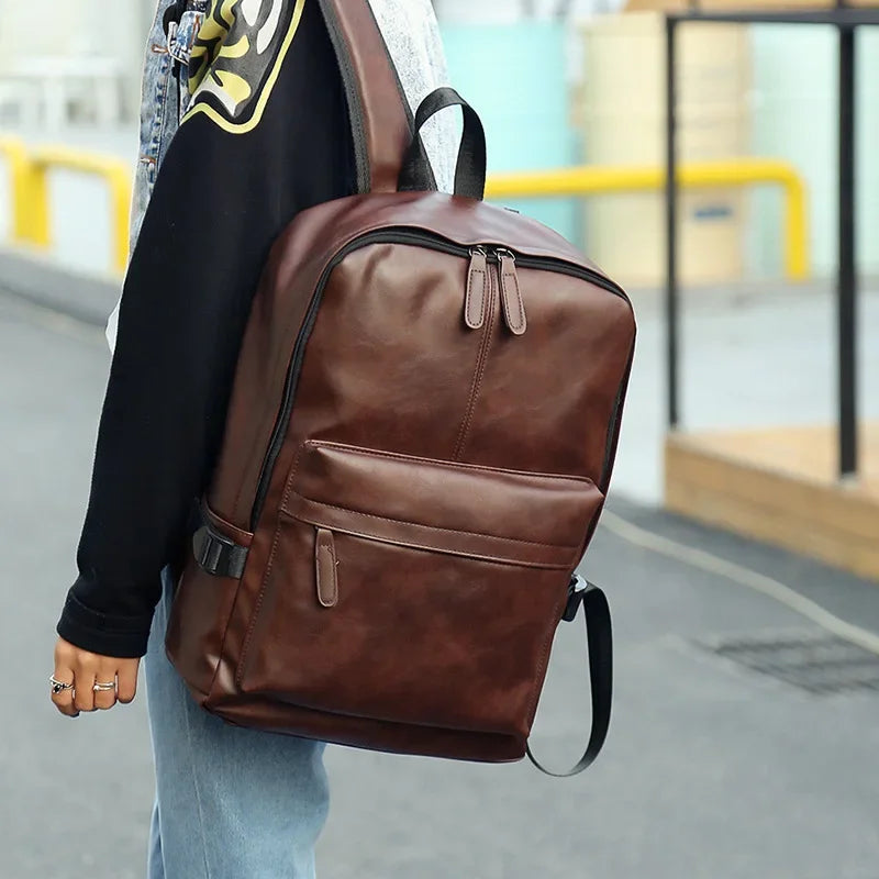 Mochila de Couro Impermeável para Notebook – Modelo Casual!