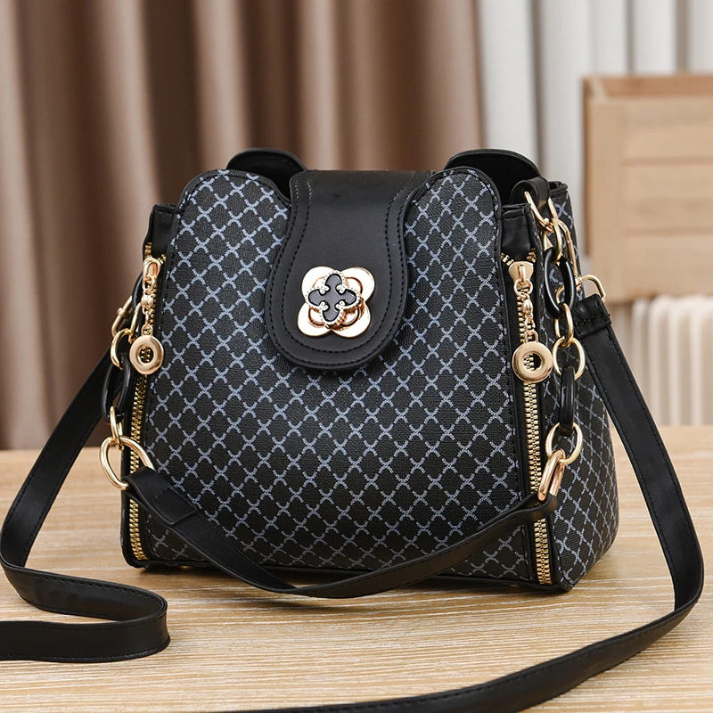 Bolsa Transversal Feminina de Couro Legítimo – Modelo Xadrez