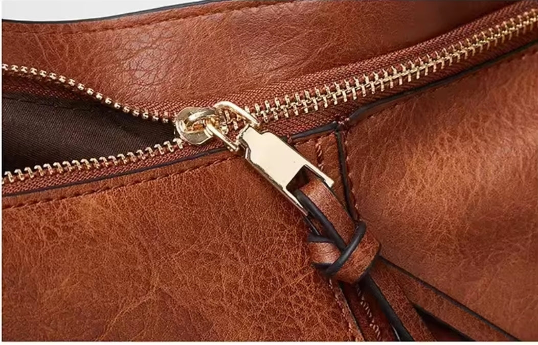 Bolsa Feminina de Couro Impermeável - Modelo Tote + Carteira de Brinde!