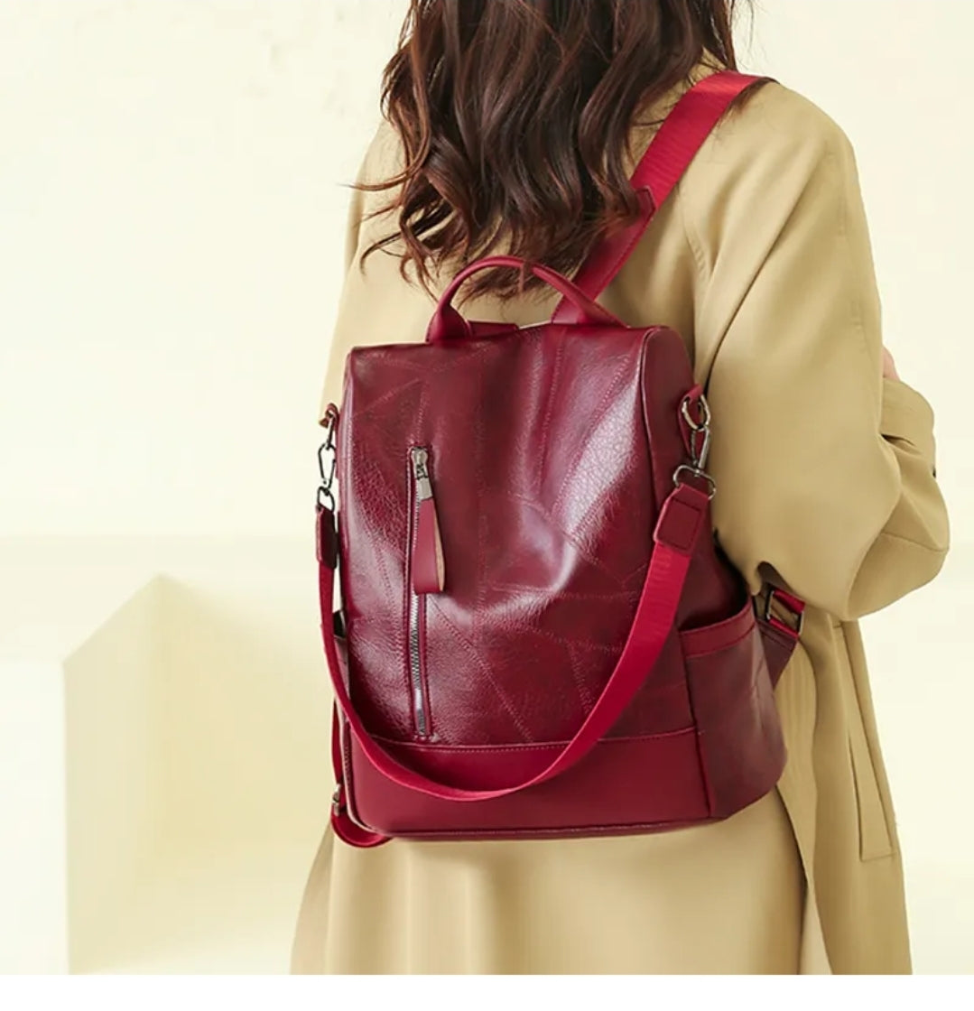 Mochila Feminina de Couro – Modelo Safe