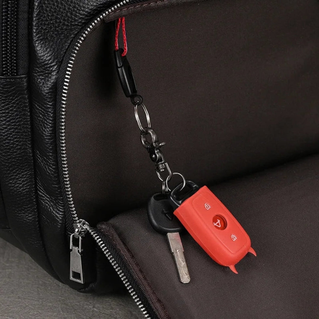 Mochila Masculina de Couro Genuíno All Black – Linha Prime