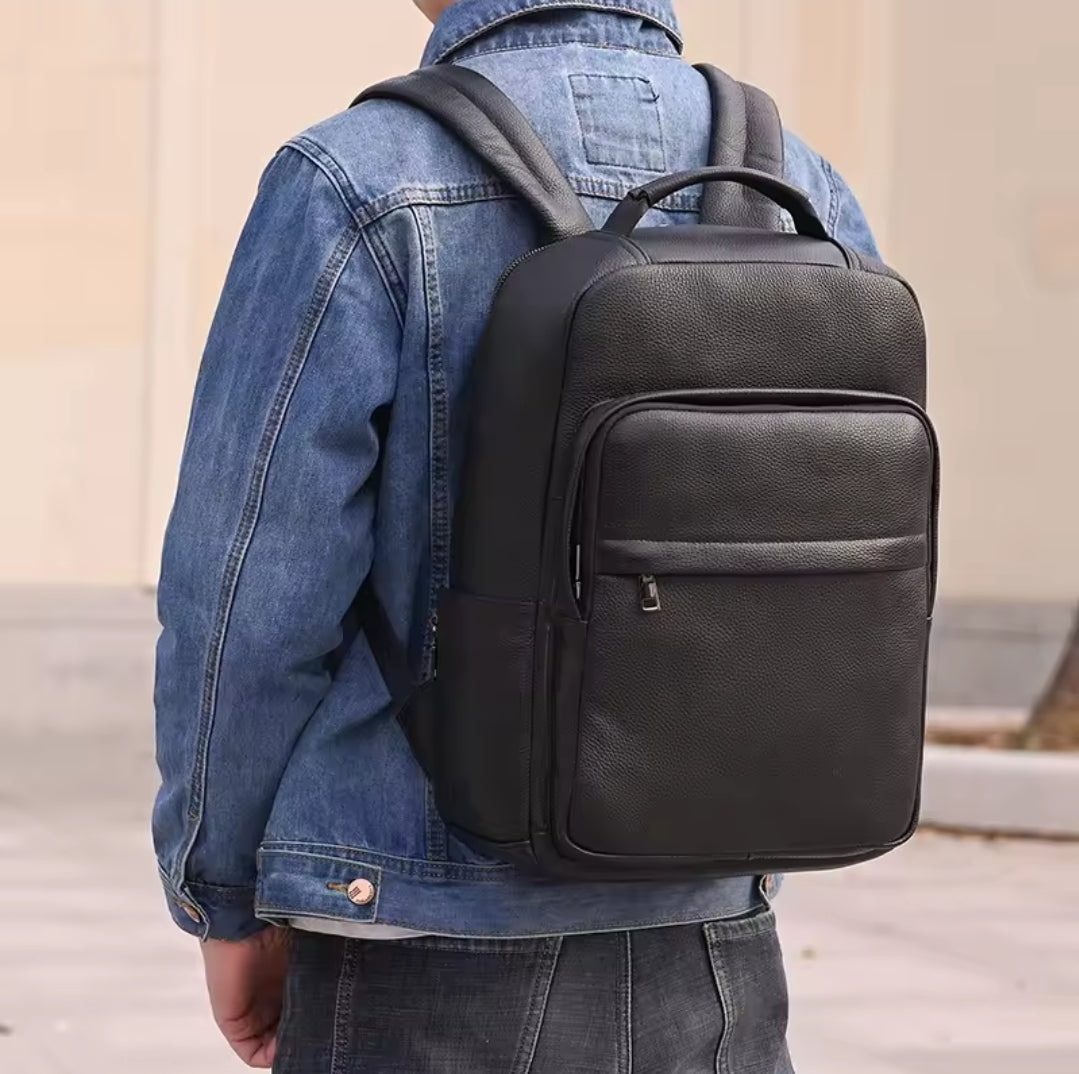 Mochila Executiva de Couro Legítimo All Black Prime