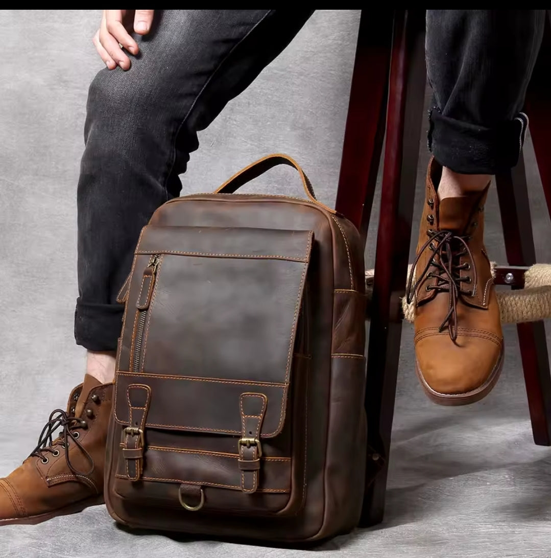 Mochila Masculina de Couro Legítimo para Notebook – Modelo Clássico Premium!