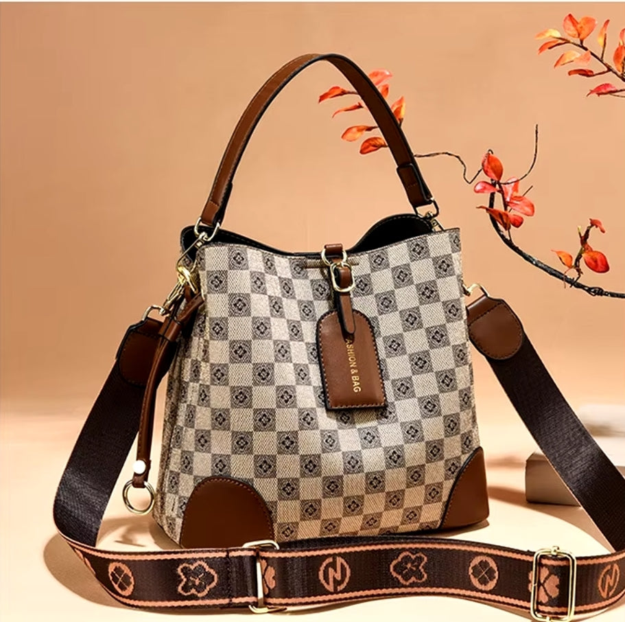 Bolsa Tote Feminina de Couro – Modelo Marrocos