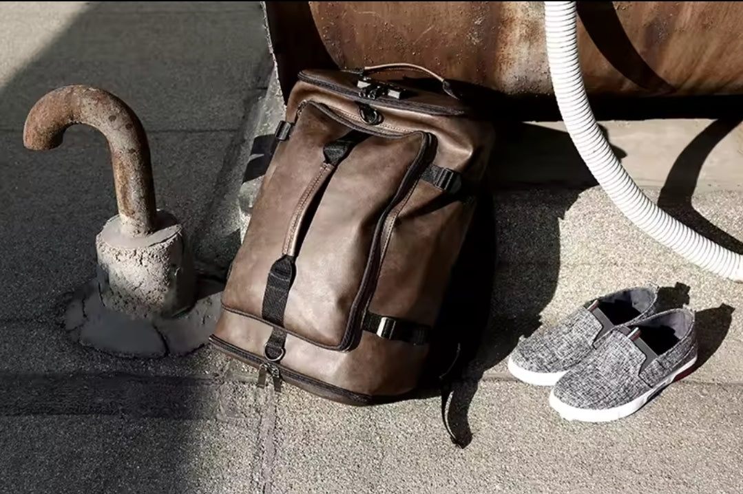 Mochila Masculina Versátil de Couro Legitímo Antifurto