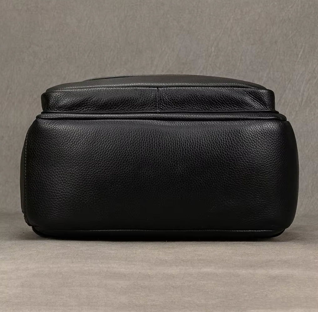 Mochila Executiva de Couro Legítimo All Black Prime