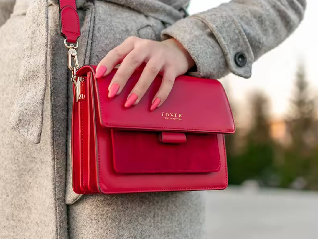 Bolsa Feminina de Couro Foxer – Modelo Compact Elegance