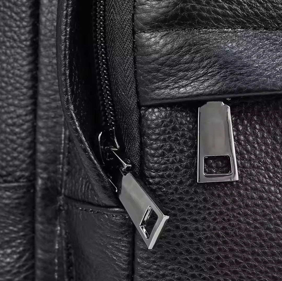 Mochila Executiva de Couro Legítimo All Black Prime