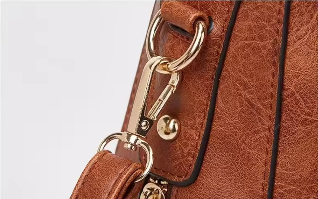 Bolsa Feminina de Couro Impermeável - Modelo Tote + Carteira de Brinde!