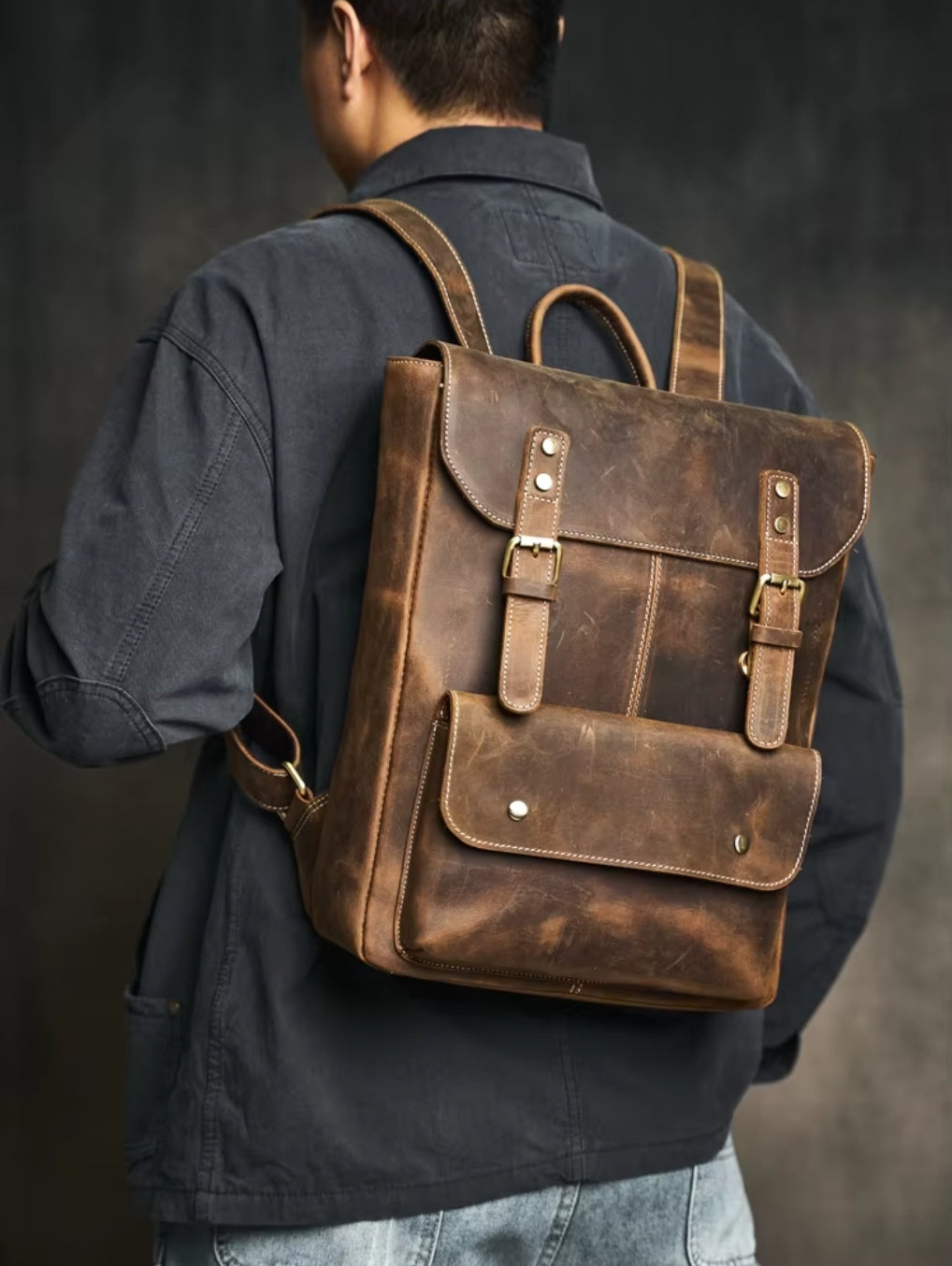 Mochila de Couro Genuíno Modelo Retro Prime