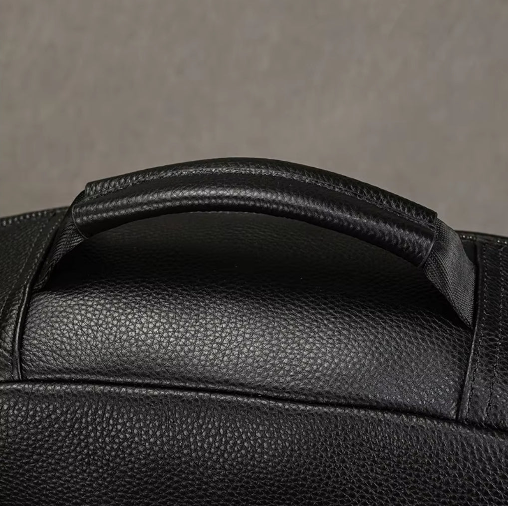 Mochila Executiva de Couro Legítimo All Black Prime