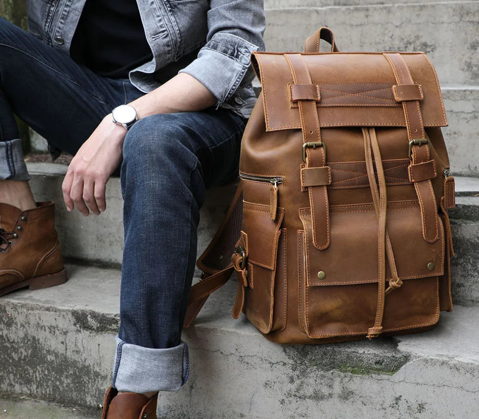 Mochila Masculina Vintage de Couro Genuíno para Laptop – Modelo Herança