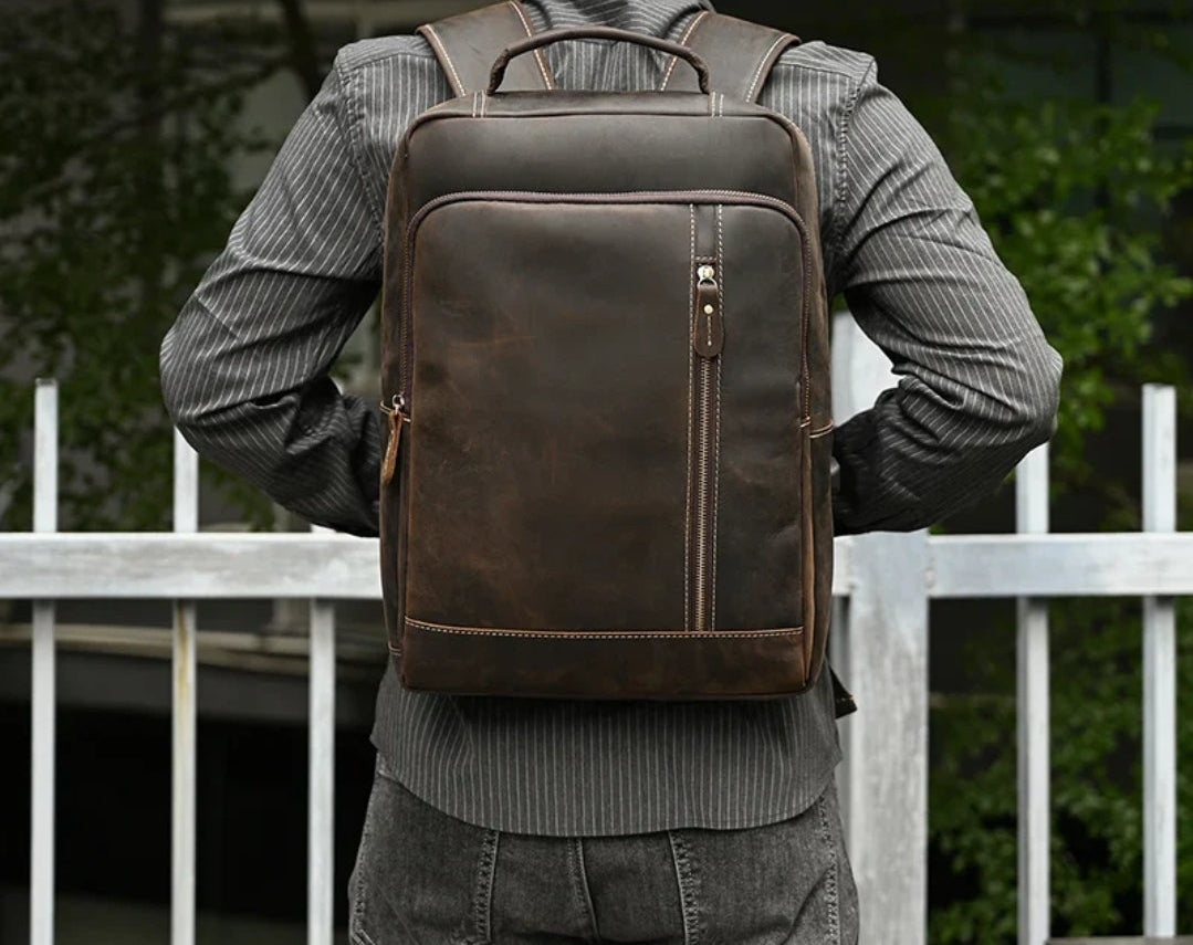 Mochila de Couro Executiva para Notebook com Tecnologia Usb