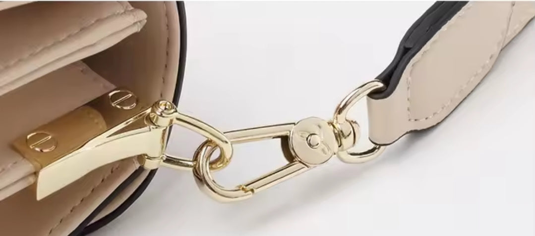 Bolsa Feminina de Couro Foxer – Modelo Compact Elegance