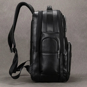 Mochila Masculina de Couro Genuíno All Black – Linha Prime