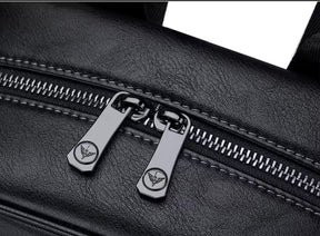 Mochila de Couro para Notebook William Polo - Modelo Casual!