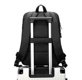 Mochila Masculina Executiva para Notebook Modelo Linear