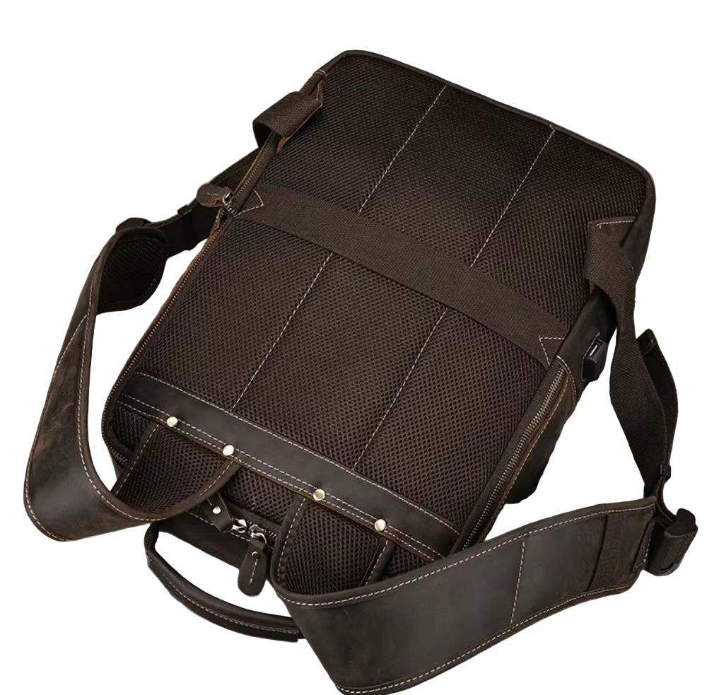 Mochila de Couro Executiva para Notebook com Tecnologia Usb