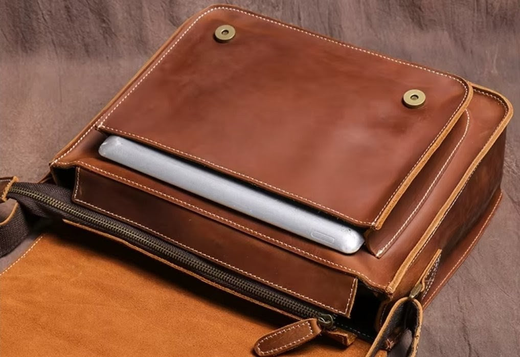 Pasta Masculina de Couro Legítimo – Modelo Mailman
