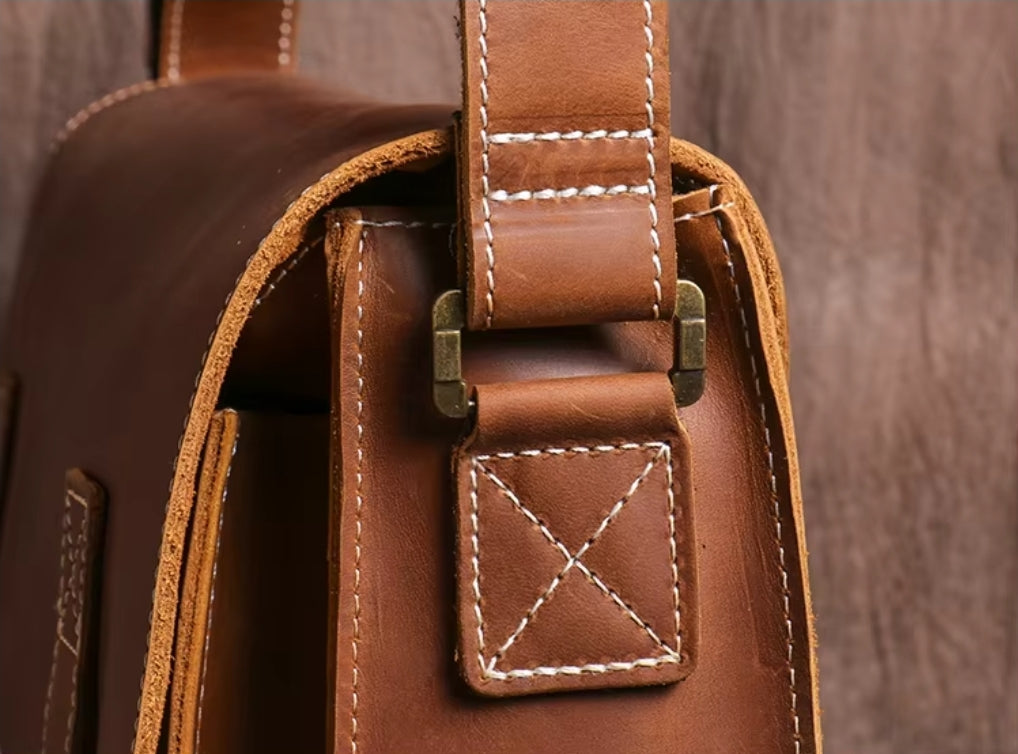 Pasta Masculina de Couro Legítimo – Modelo Mailman