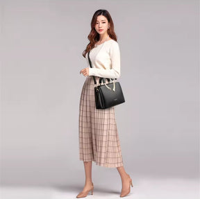 Bolsa Feminina de Couro Genuíno – Modelo Dual Elegance (Mão e Ombro)