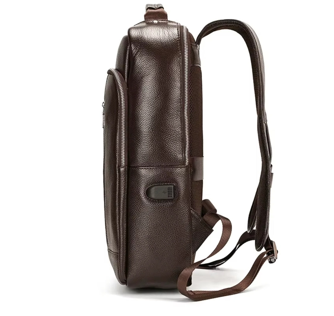 Mochila de Couro Executiva para Notebook com Tecnologia Usb
