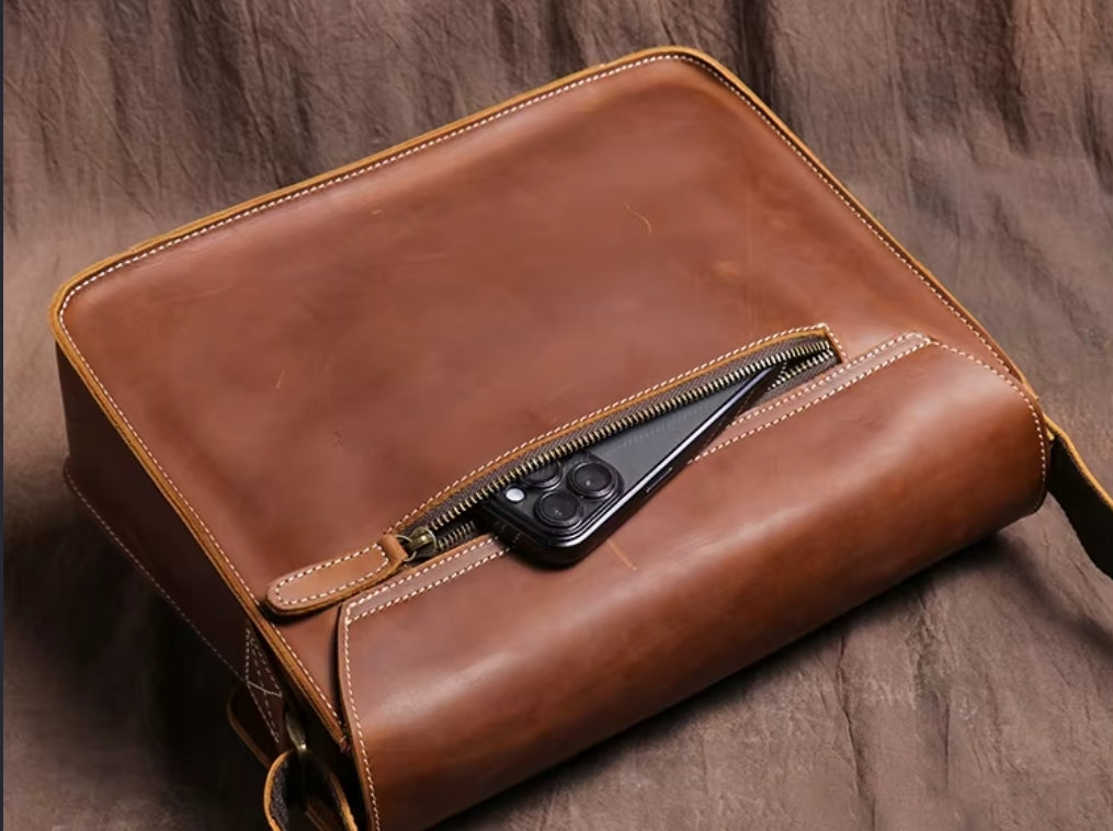 Pasta Masculina de Couro Legítimo – Modelo Mailman