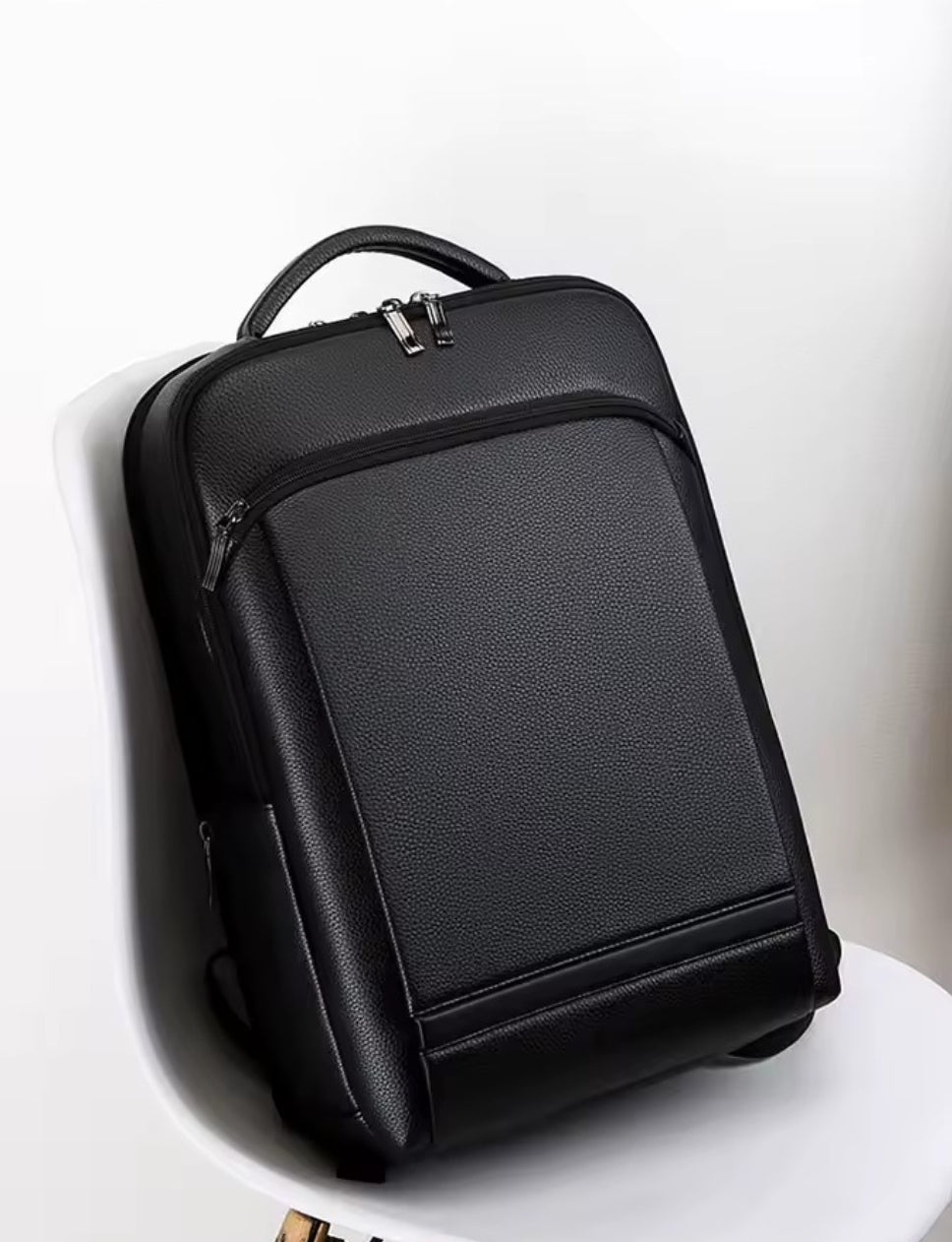 Mochila de Couro Legítimo Impermeável para Notebook