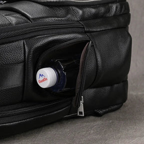 Mochila Masculina de Couro Genuíno All Black – Linha Prime