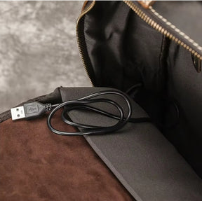 Mochila de Couro Executiva para Notebook com Tecnologia Usb
