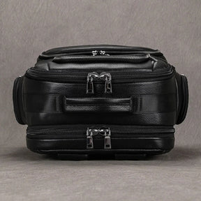 Mochila Masculina de Couro Genuíno All Black – Linha Prime