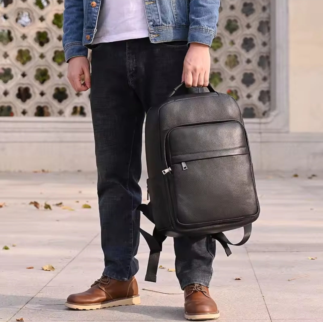 Mochila Executiva de Couro Legítimo All Black Prime
