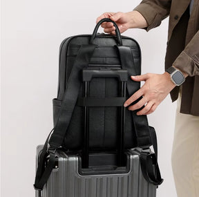 Mochila Masculina Executiva de Couro Legítimo – Modelo Premium All Black