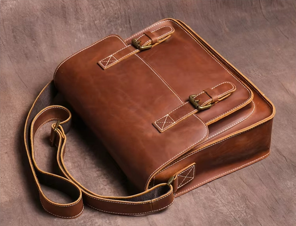 Pasta Masculina de Couro Legítimo – Modelo Mailman